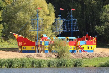 Детский городок на пляже